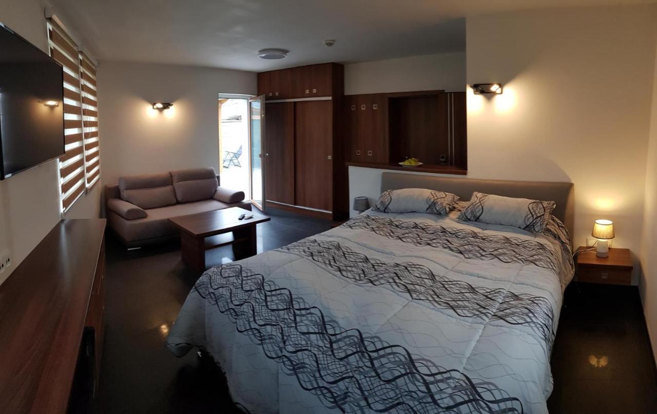 Apartmány Meandry Mimon Esterno foto